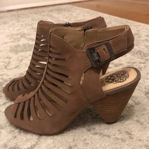 NWOT Vince Camuto Eliana Bootie Sz 7